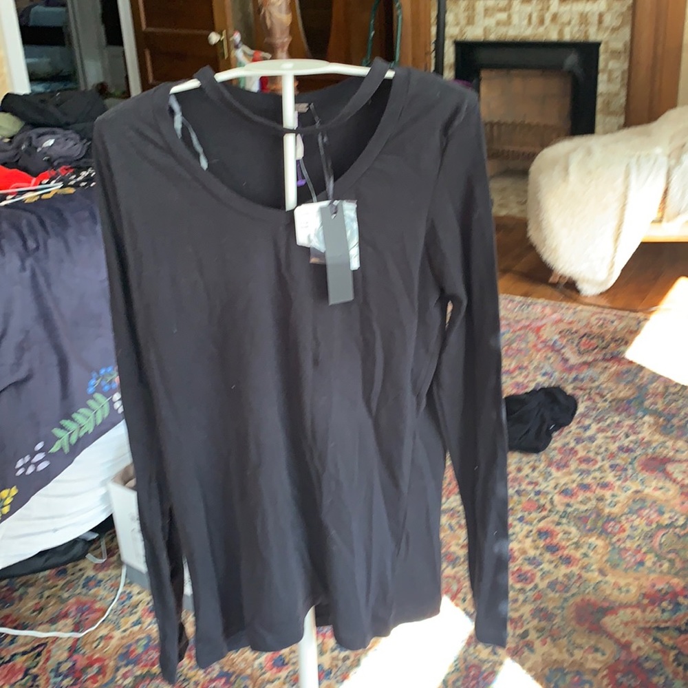 Poof long sleeve choker tee with charm for choker. NWT‎